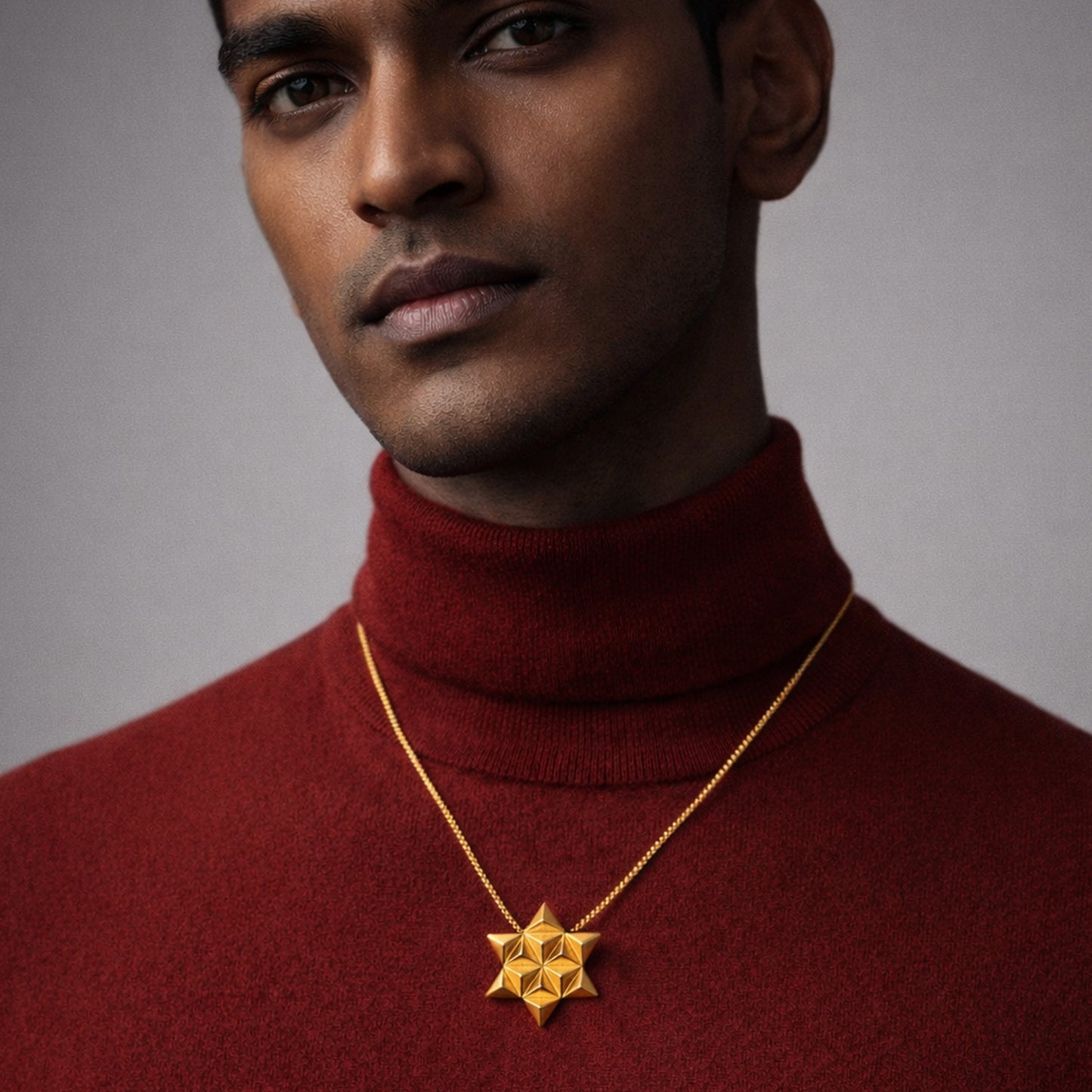 Trine pendant and chain